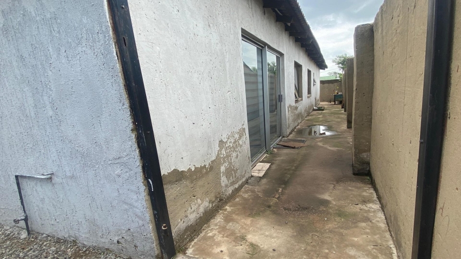 6 Bedroom Property for Sale in Zamdela Free State